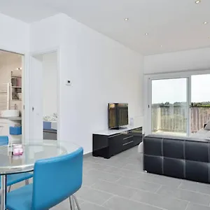 https://cosy-well-situed-apartment-with-sea-view.catalonia-hotels.com