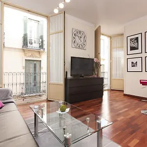 https://elegant-apartment-in-the-old-town.hotelsinnerja.org